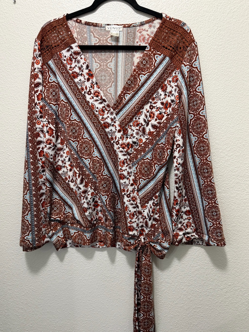 Venus brown and white floral bohemian blouse, lace accents, large